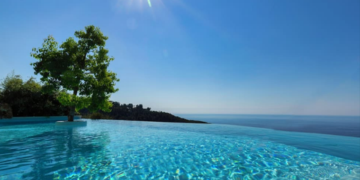 Comment améliorer les performances d’une piscine vieillissante ?