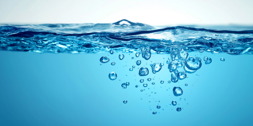 TAC piscine trop bas : pourquoi, comment le remonter et stabiliser votre eau
