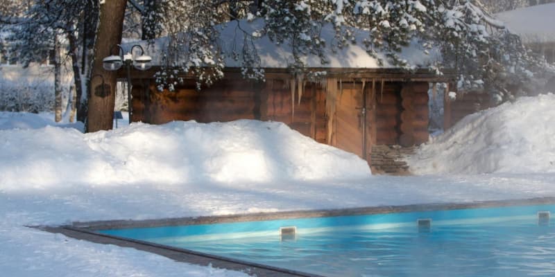 Comment préparer efficacement sa piscine pour l'hiver ?