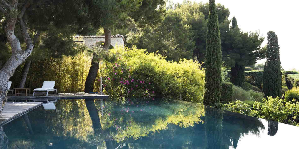 Comment traiter l'eau neuve d'une piscine ?