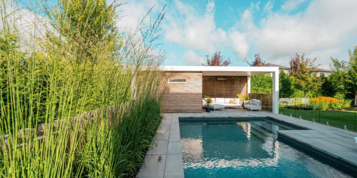 Stocker correctement les accessoires de piscine pour prolonger leur durée de vie