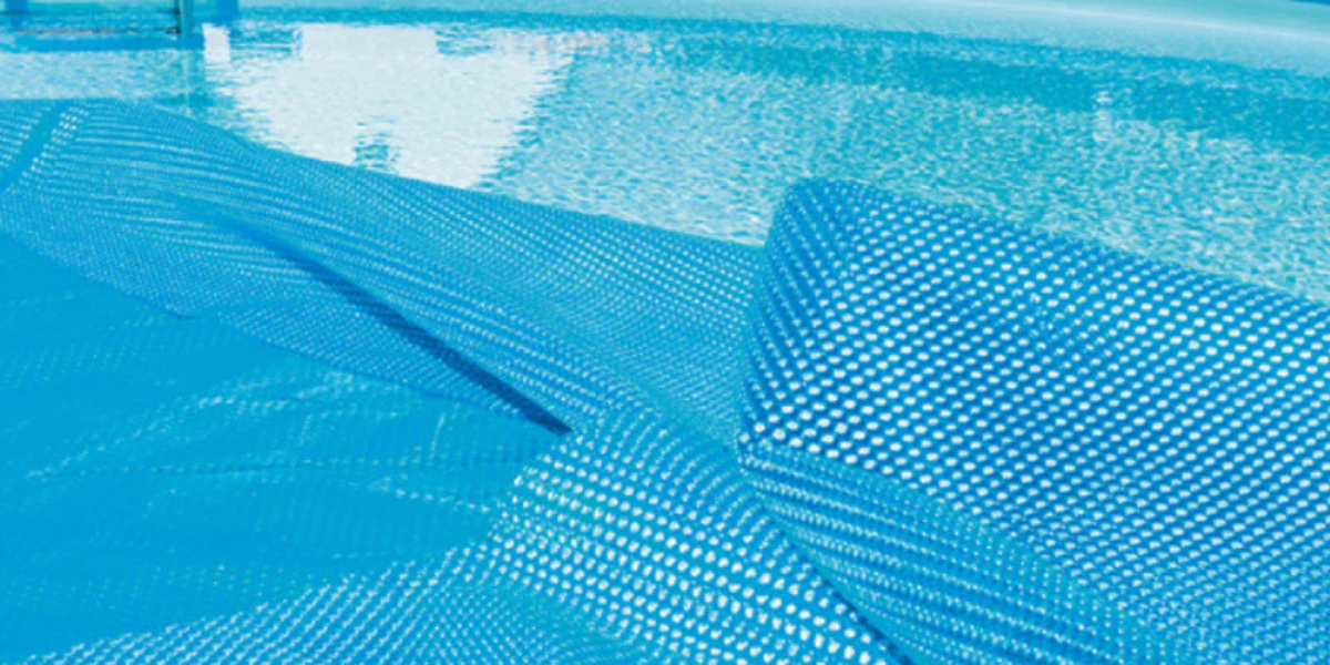 De quel côté mettre une bâche a bulles pour piscine ?