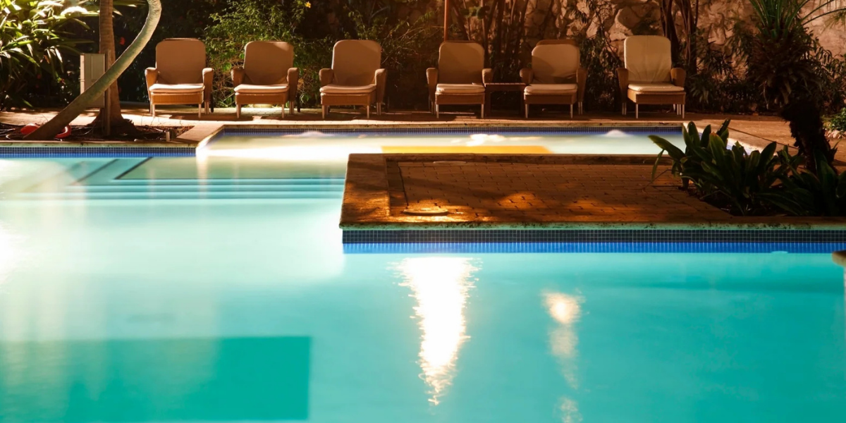 Découvrez les projecteurs conçus pour la rénovation de piscine - Les conseils Pool planet