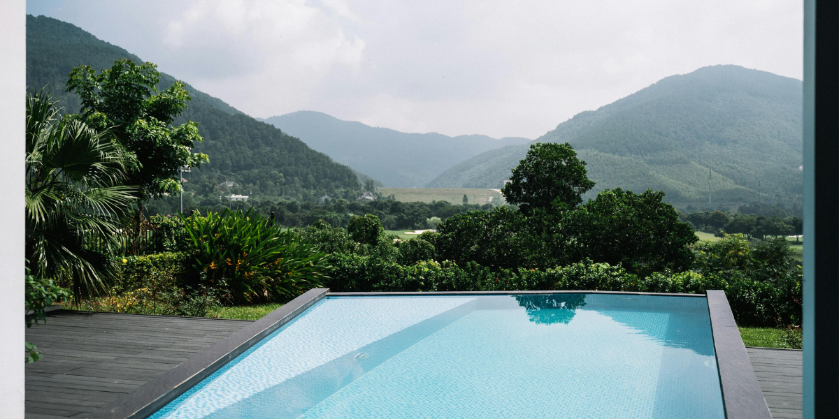 Gris anthracite, sable ou blanc : assortir ses enjoliveurs de spots à son liner