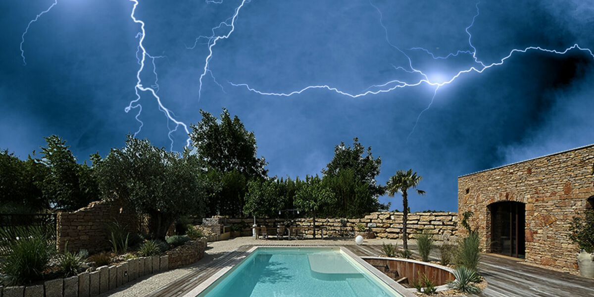 Protéger sa piscine avant un orage : les bons réflexes