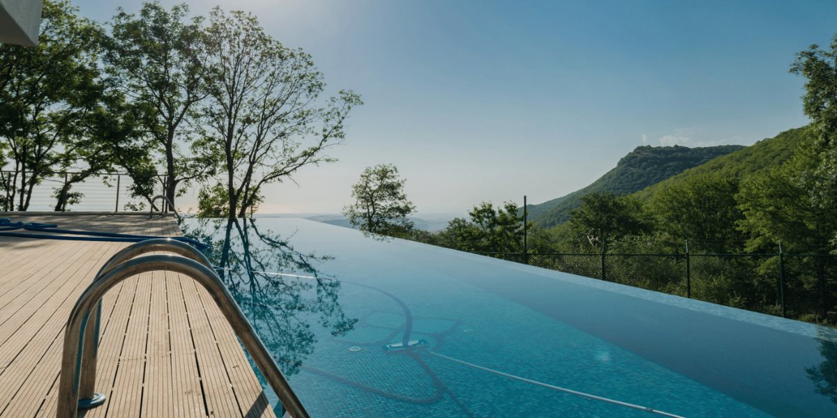 Que va-t-il arriver à ma piscine si je ne la traite pas ?
