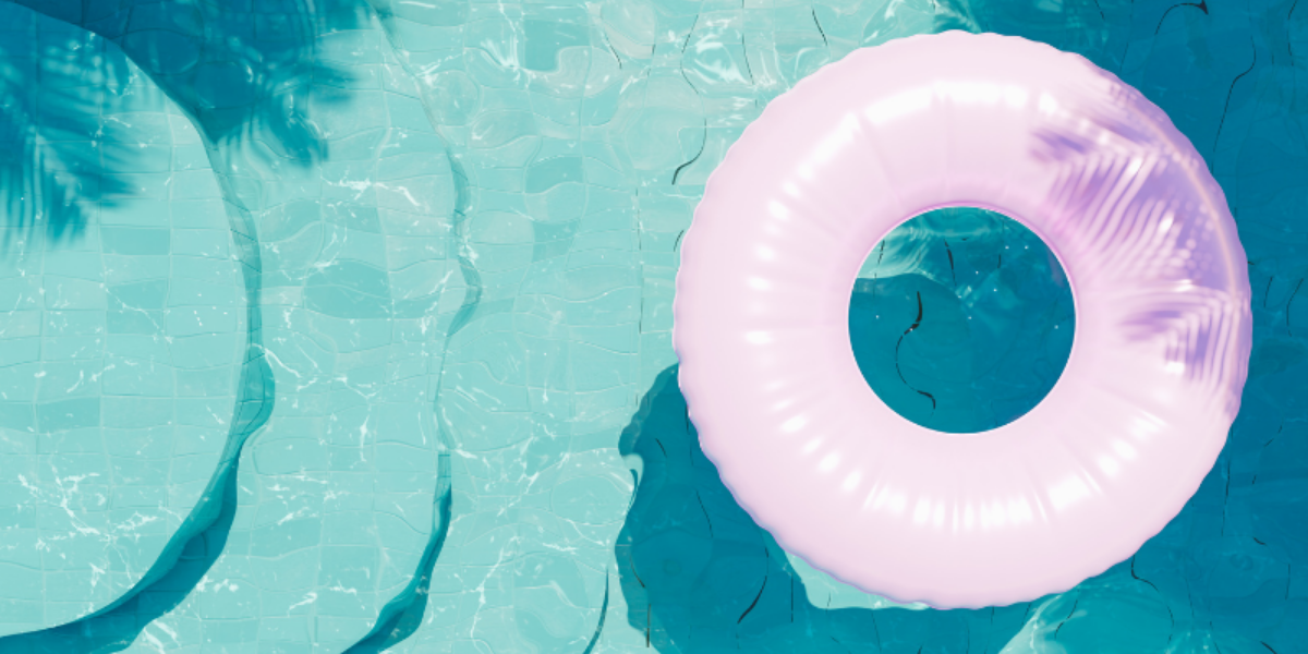 Quels équipements complémentaires peut-on installer dans une piscine ?