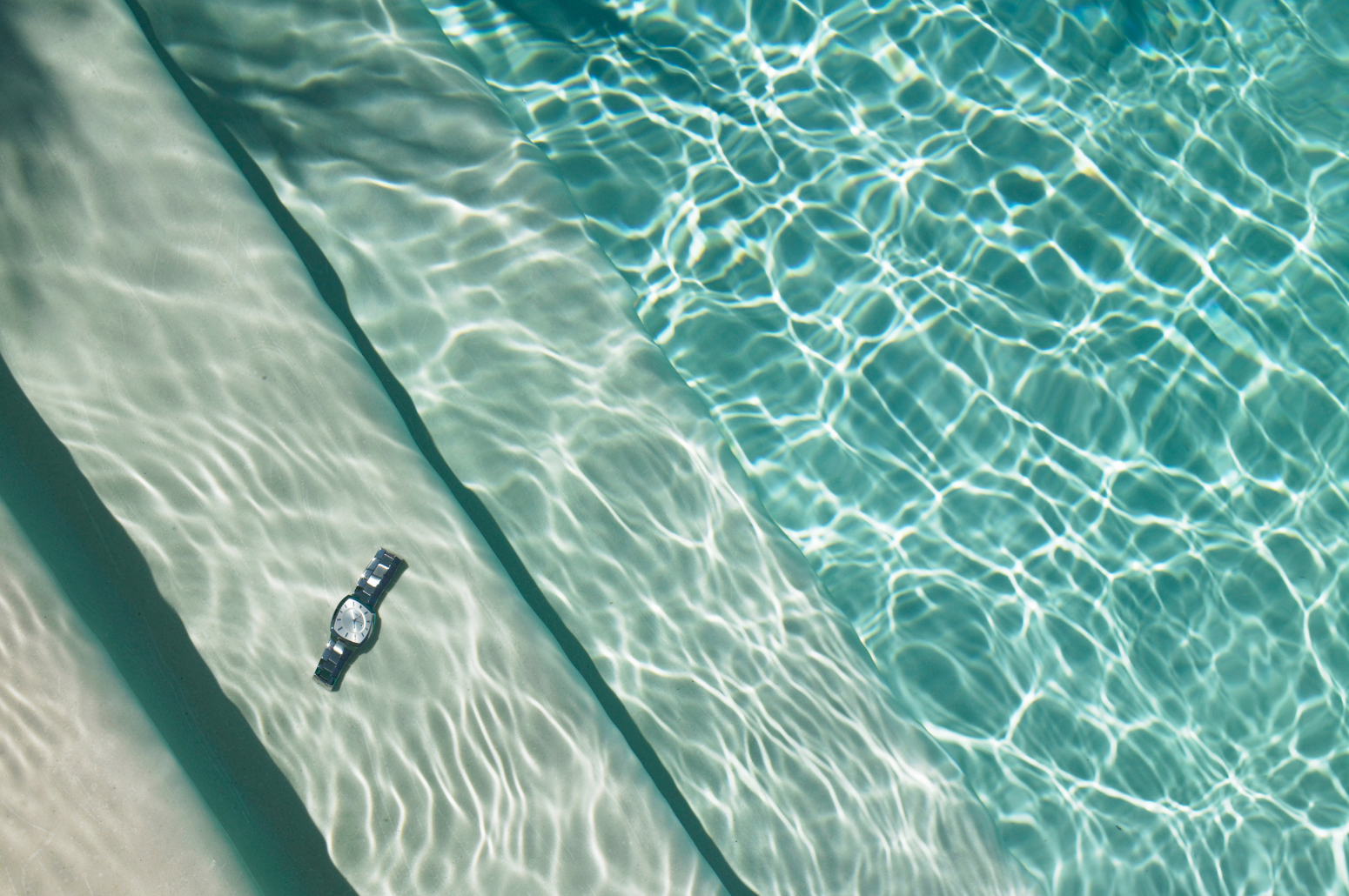 Clarifiant piscine : luttez contre l'eau trouble