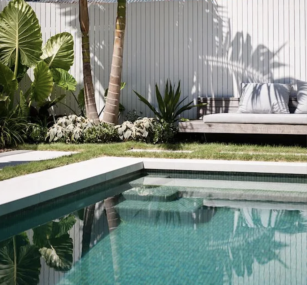 Nettoyage manuel de piscine : 7 techniques efficaces