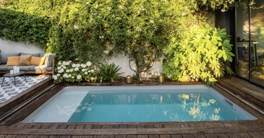 Quel produit mettre en premier dans la piscine ?