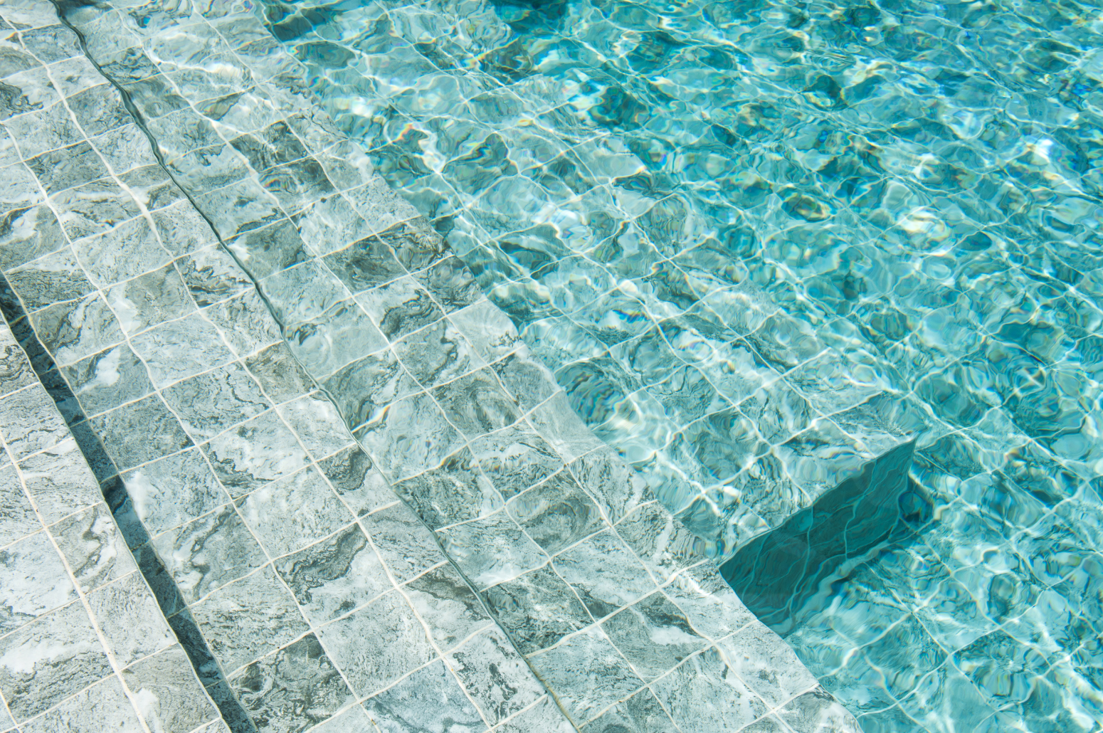 Traitement de l’eau de piscine : 7 astuces faciles