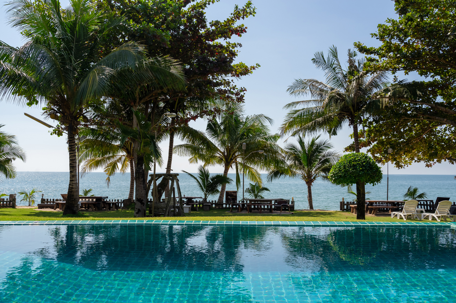 Trop plein d'un skimmer de piscine : que faire ?