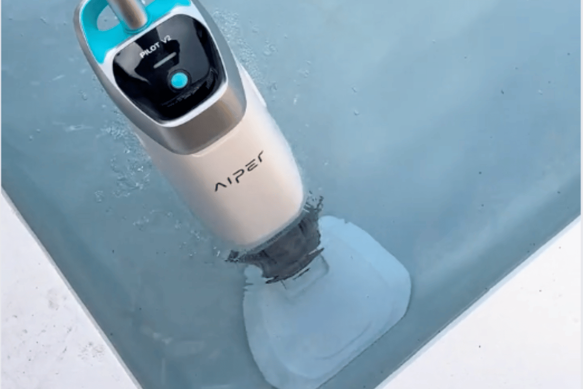 Voltera 55 Kokido vs Pilot V2 Aiper : lequel est le meilleur aspirateur de piscine en 2025 ?