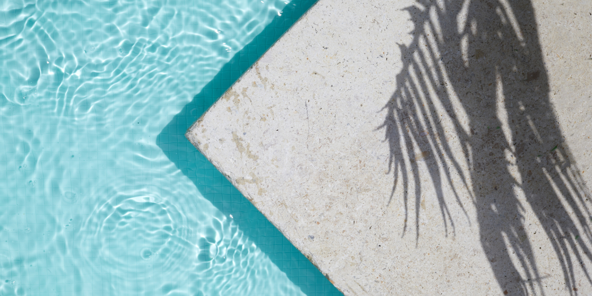 Illustration Poolplanet du configurateur d’électrolyseur au sel pour piscine, permettant de choisir le modèle adapté selon la taille du bassin, le type de cellule et les marques CCEI ou Aquark.