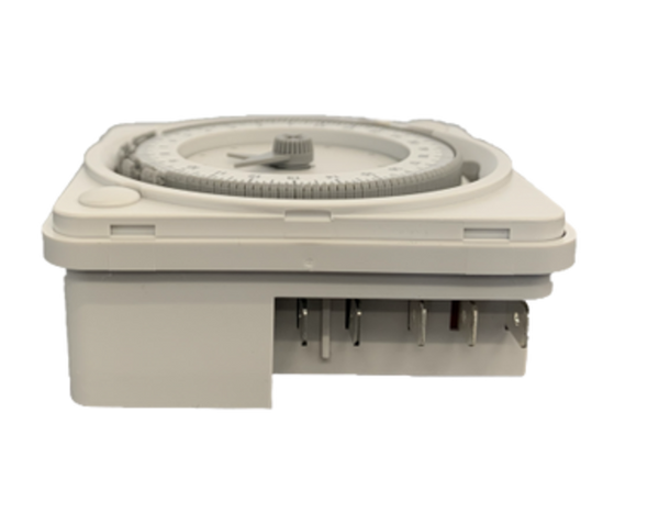 Horloge encastrée journalière - réserve de marche - Pool Planet