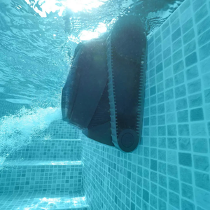Robot piscine sans fil Liberty 300 Dolphin - Pool Planet